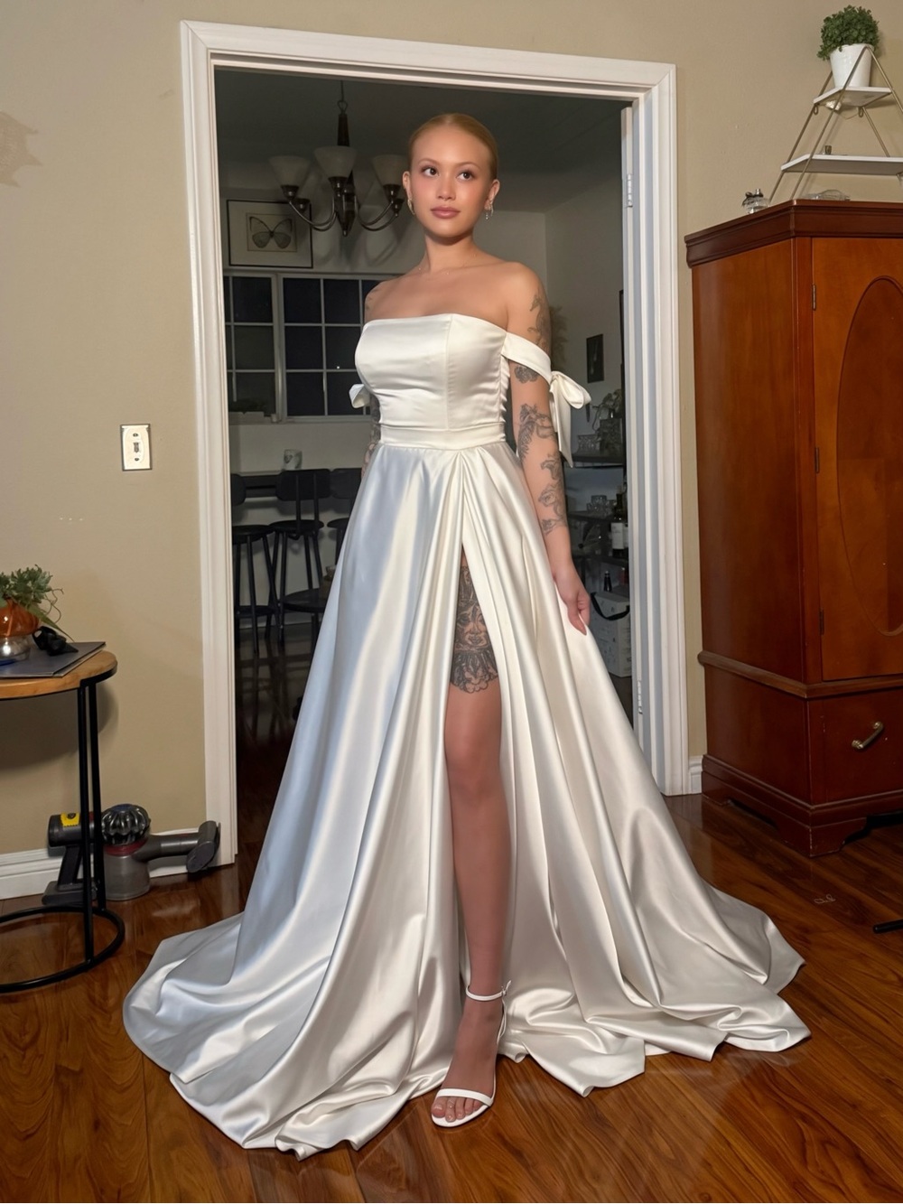 Galia lahav in VIV — Strapless Satin Bridal Gown/Wedding dress